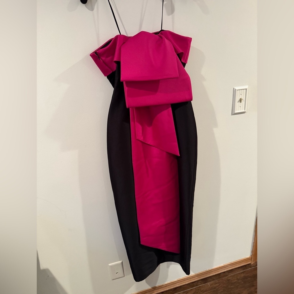 Badgley Mischka Black and Pink Strapless Sheath Dress. Sizes 8 - Picture 4 of 6